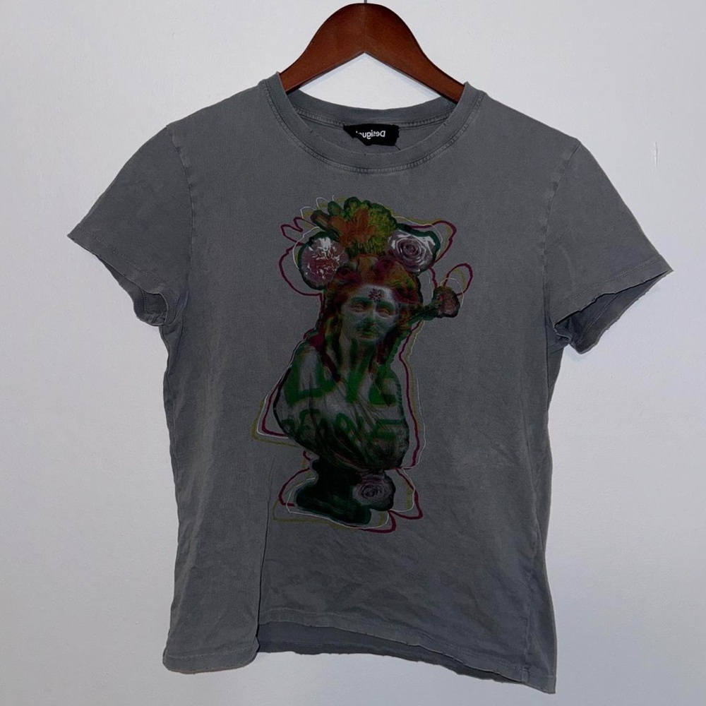 Rare Grey Desigual streetwear t-shirt. Fits like medium.